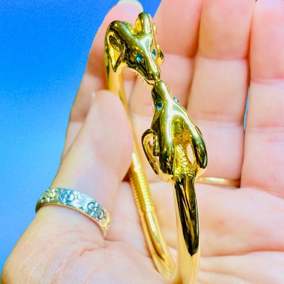 Vintage KJL 22kt Gold Plated Double Rams Head Bracelet w/ Blue Crystal Eyes - Picture 10 of 13